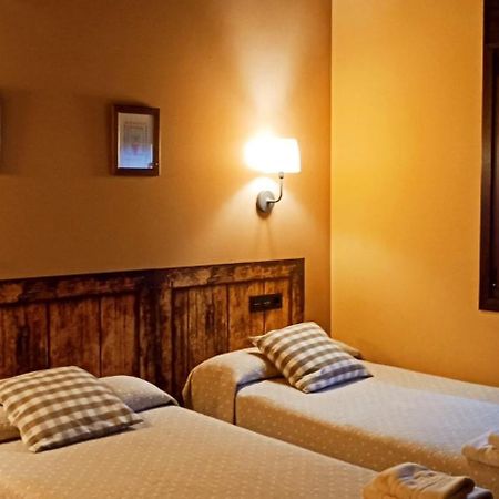 Casas Rurales Entrecastanos Onís 外观 照片
