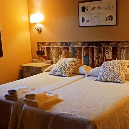 Casas Rurales Entrecastanos Onís 外观 照片