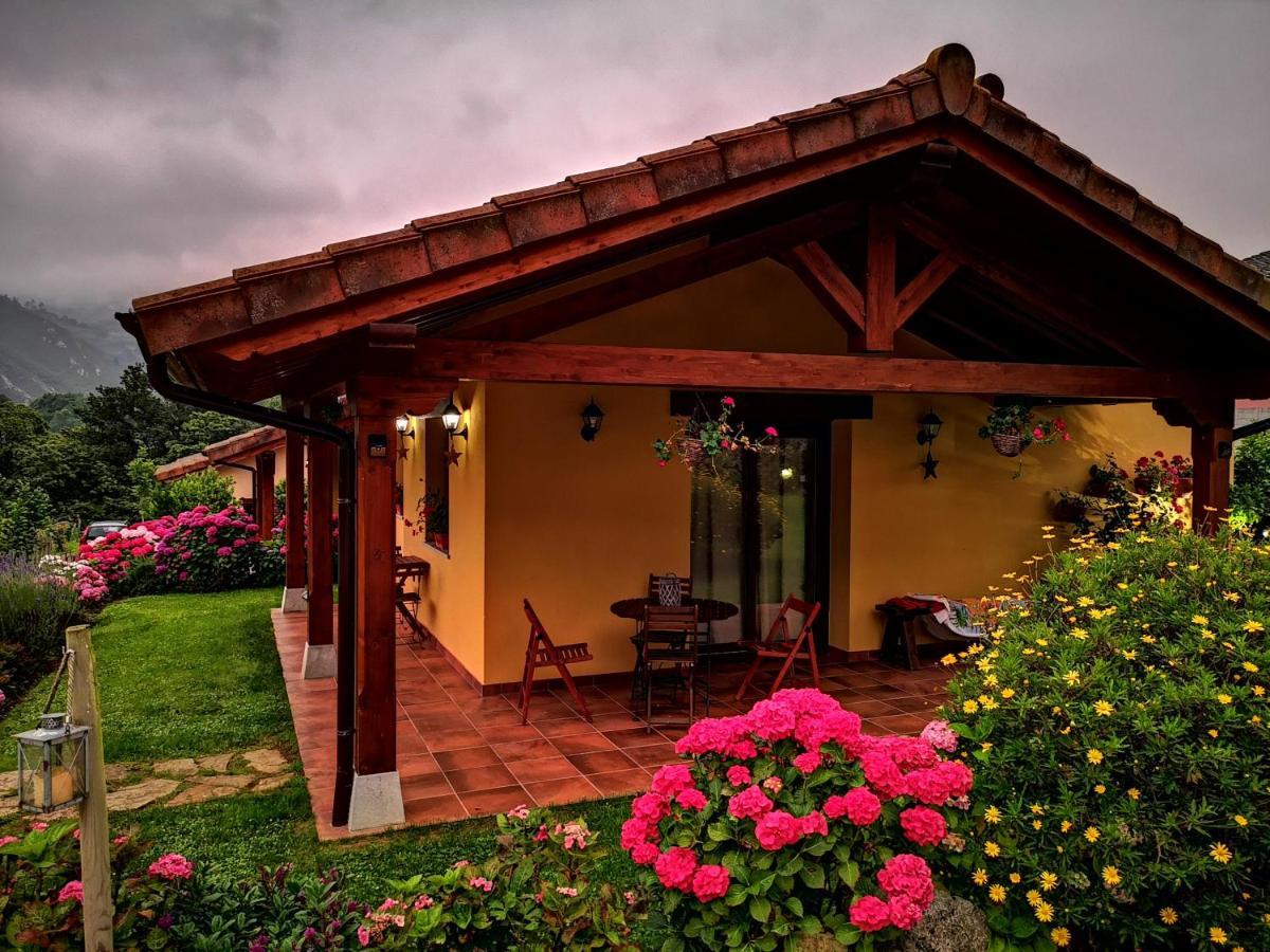 Casas Rurales Entrecastanos Onís 外观 照片
