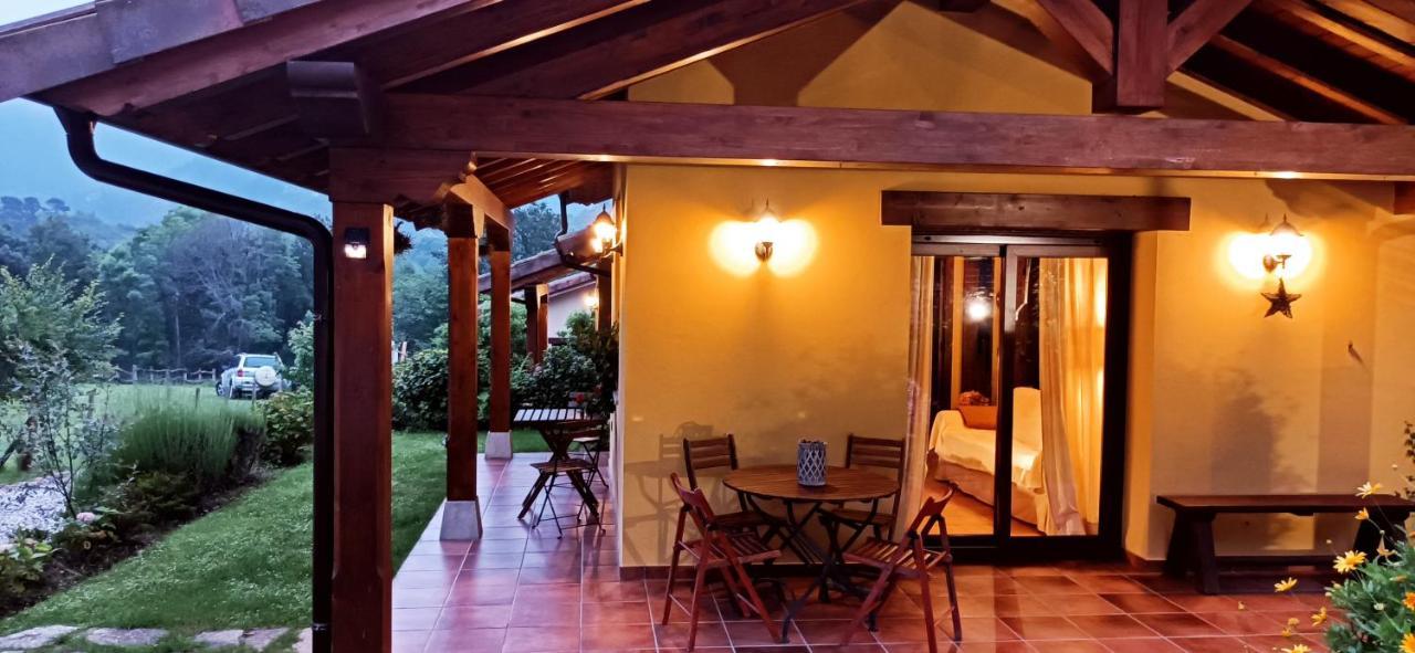 Casas Rurales Entrecastanos Onís 外观 照片