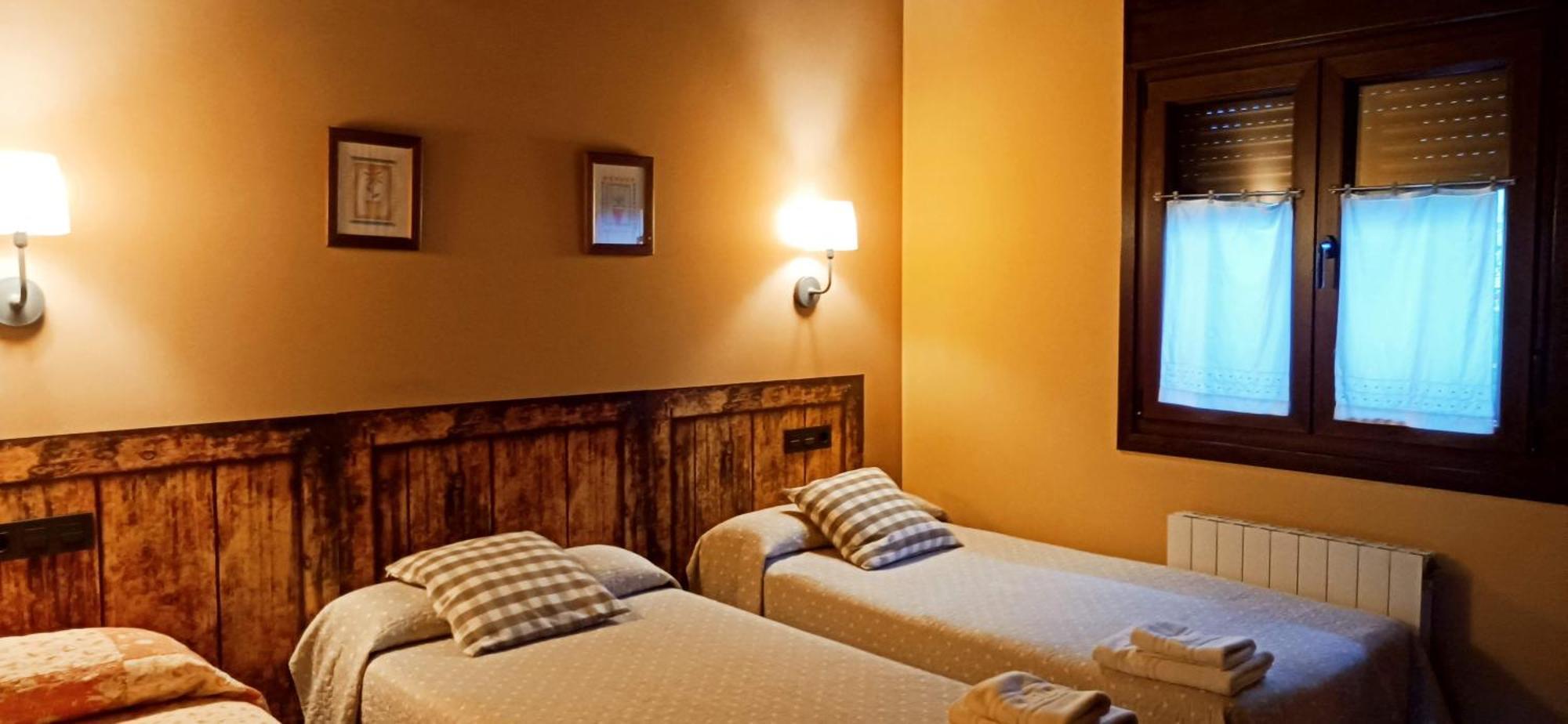 Casas Rurales Entrecastanos Onís 外观 照片