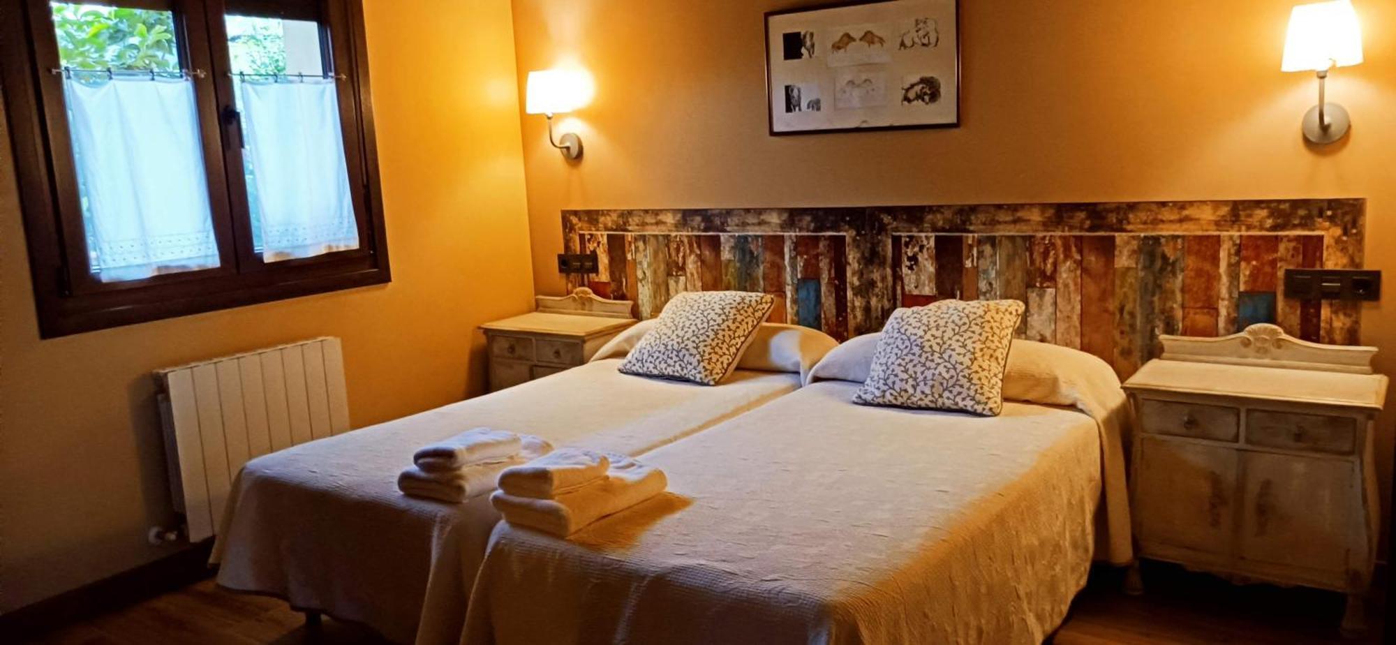 Casas Rurales Entrecastanos Onís 外观 照片