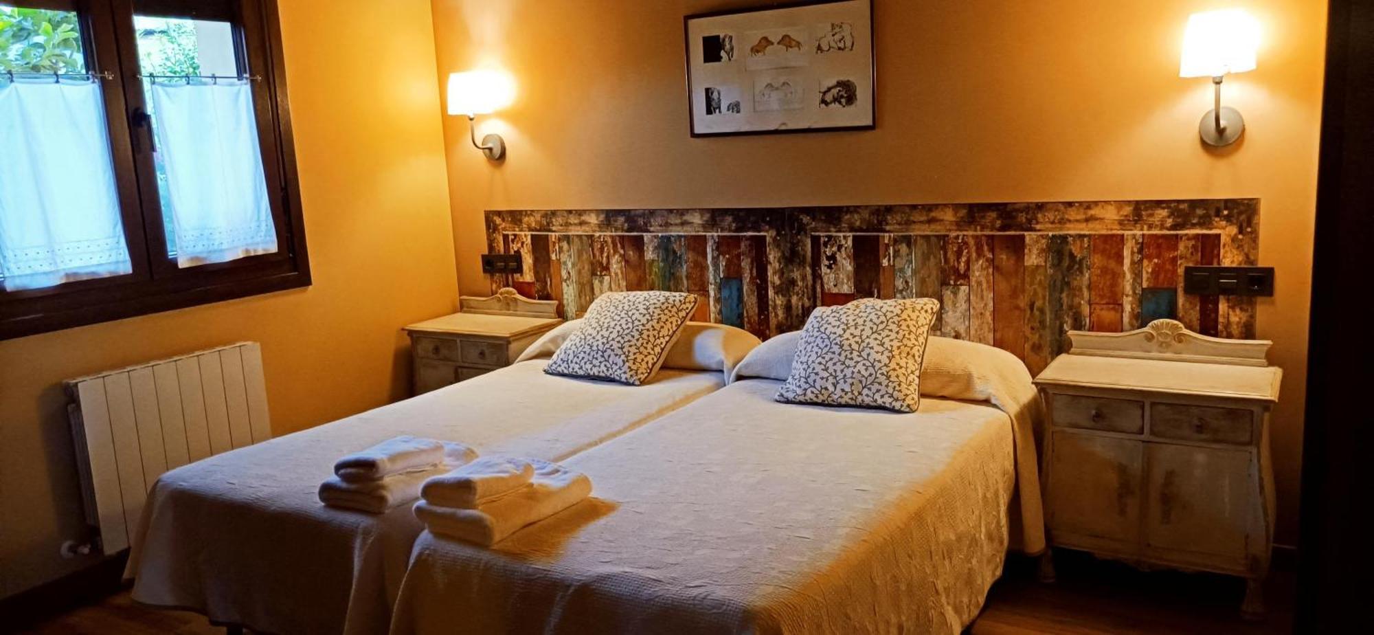 Casas Rurales Entrecastanos Onís 外观 照片