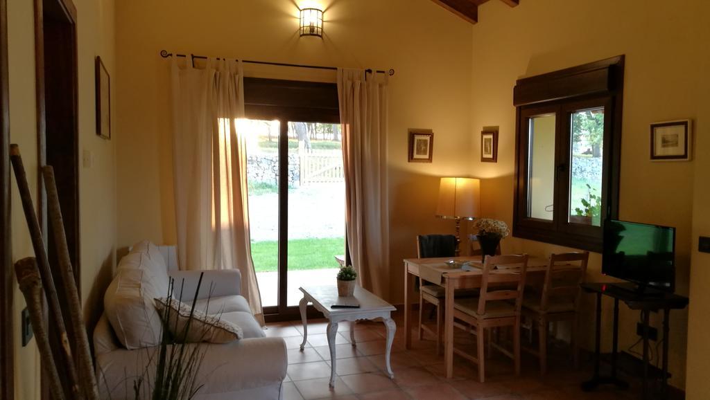 Casas Rurales Entrecastanos Onís 外观 照片