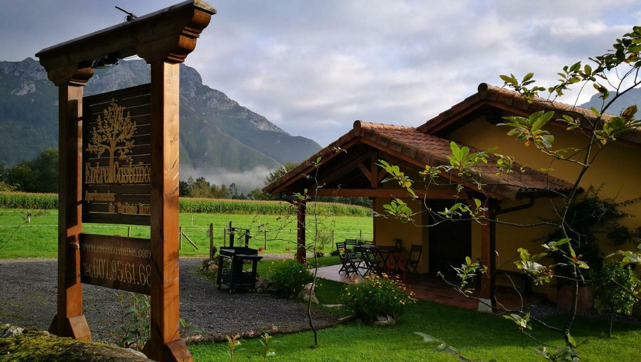 Casas Rurales Entrecastanos Onís 外观 照片